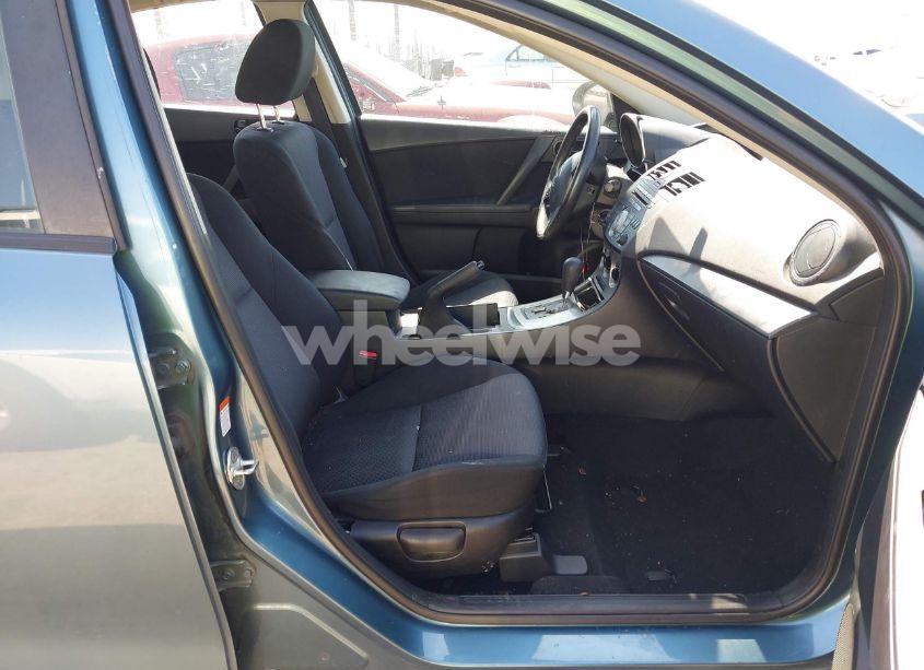 Photo 5 of 2010 Mazda Mazda3 I SPORT (VIN JM1BL1SG3A1183891)