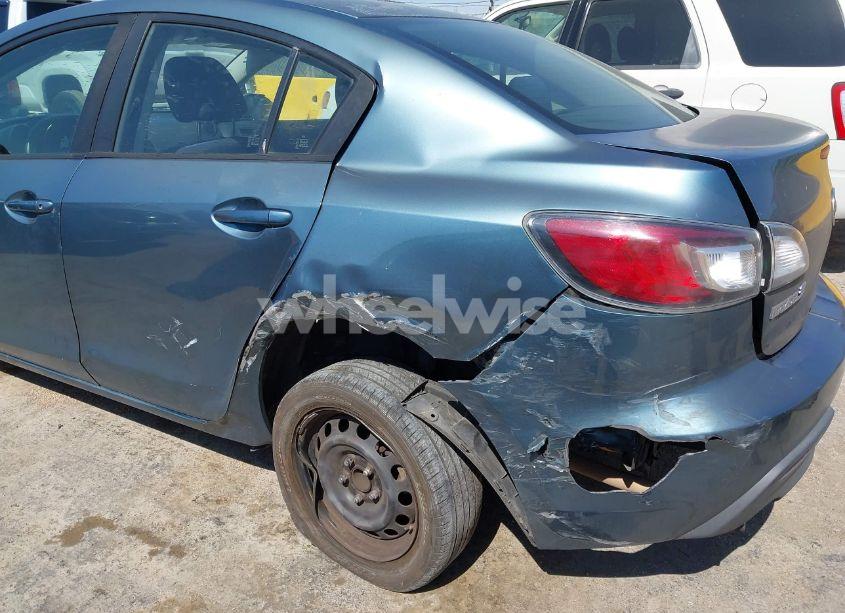 Photo 6 of 2010 Mazda Mazda3 I SPORT (VIN JM1BL1SG3A1183891)