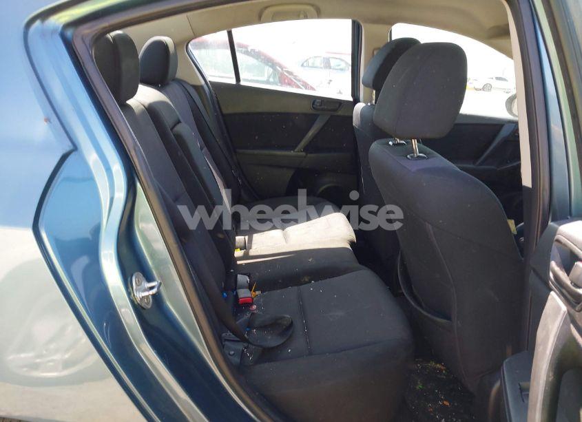 Photo 8 of 2010 Mazda Mazda3 I SPORT (VIN JM1BL1SG3A1183891)