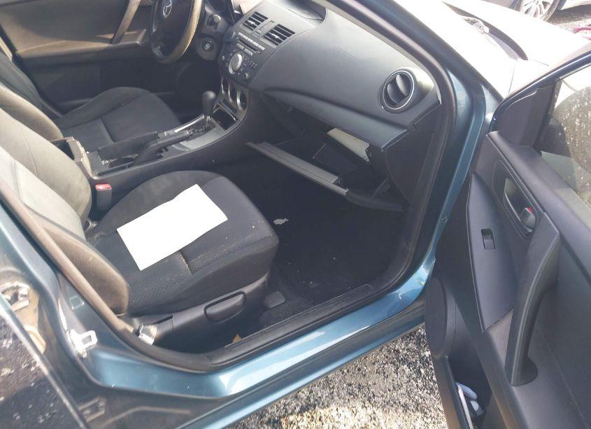 Photo 5 of 2010 Mazda Mazda3 I SPORT (VIN JM1BL1SG3A1186354)