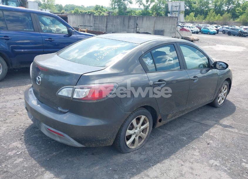 Photo 4 of 2010 Mazda Mazda3 I TOURING (VIN JM1BL1SG3A1196303)