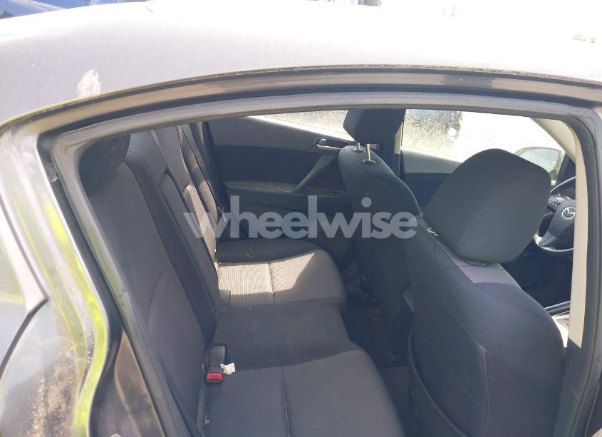 Photo 8 of 2010 Mazda Mazda3 I TOURING (VIN JM1BL1SG3A1196303)