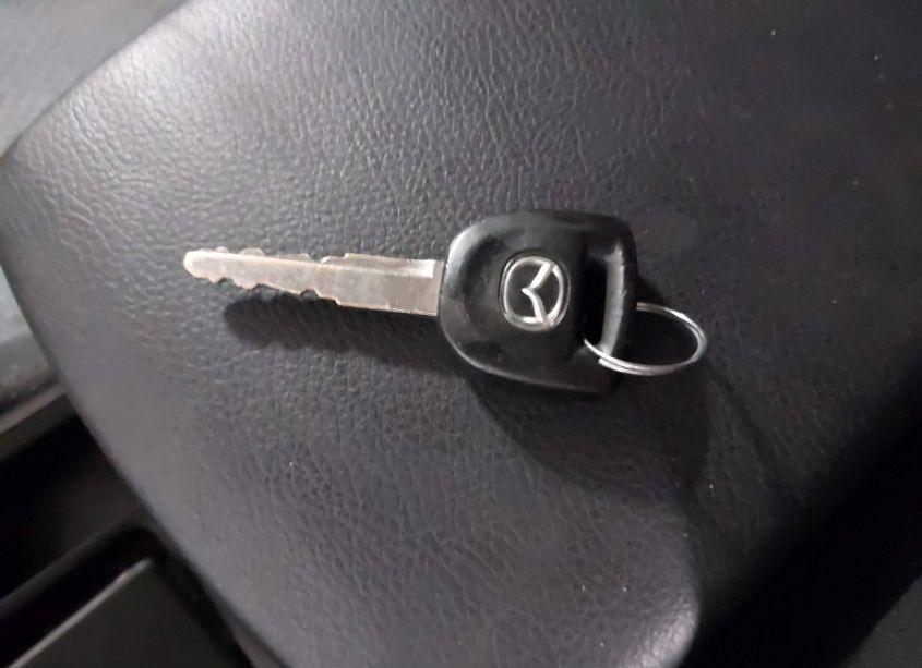 Photo 11 of 2010 Mazda Mazda3 I SPORT (VIN JM1BL1SG3A1223452)