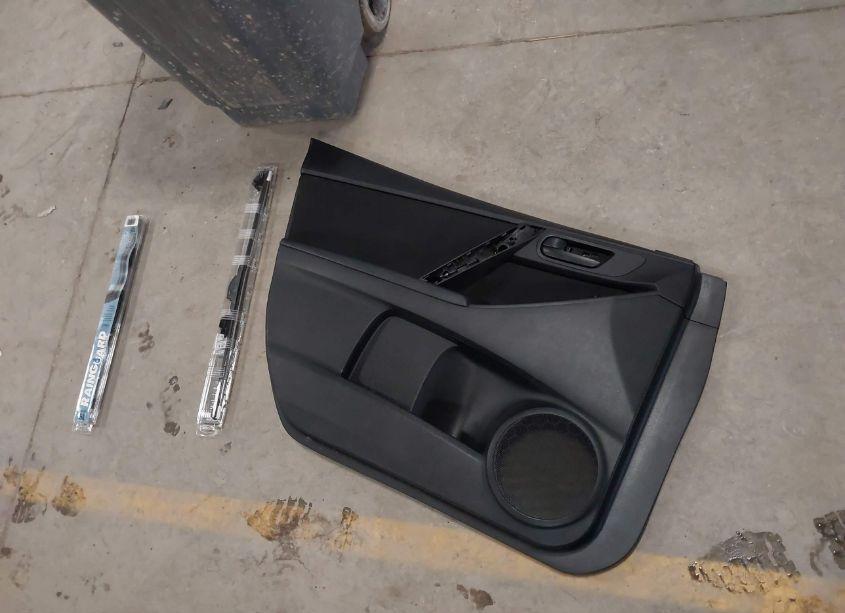 Photo 12 of 2010 Mazda Mazda3 I SPORT (VIN JM1BL1SG3A1223452)