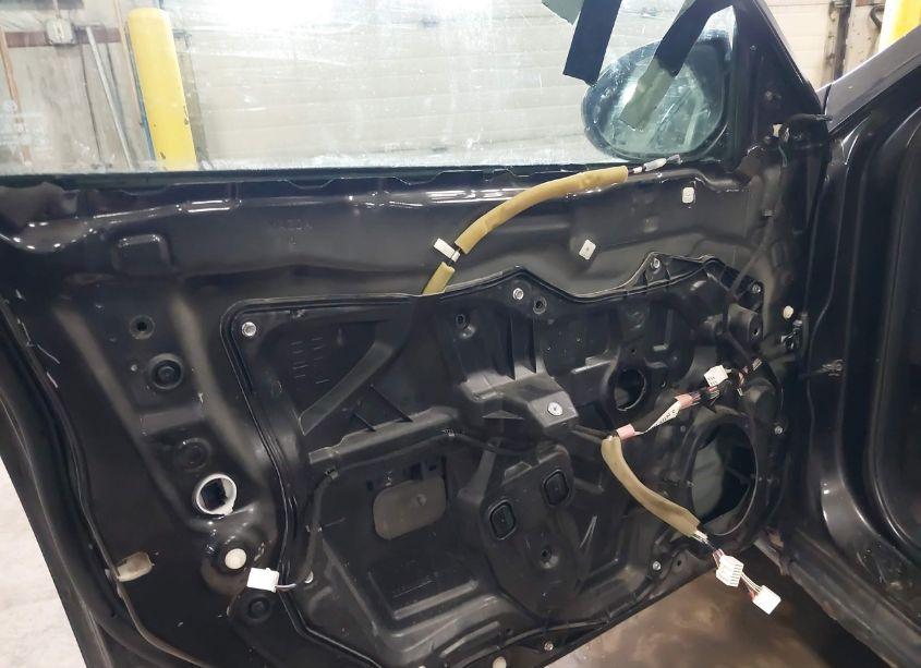 Photo 6 of 2010 Mazda Mazda3 I SPORT (VIN JM1BL1SG3A1223452)