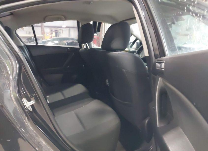 Photo 8 of 2010 Mazda Mazda3 I SPORT (VIN JM1BL1SG3A1223452)