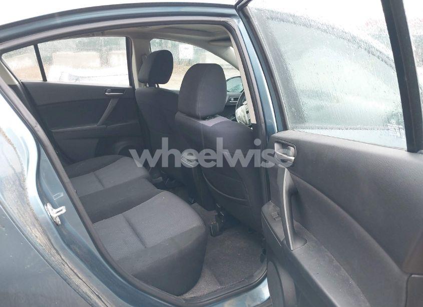 Photo 8 of 2010 Mazda Mazda3 I TOURING (VIN JM1BL1SG3A1237884)