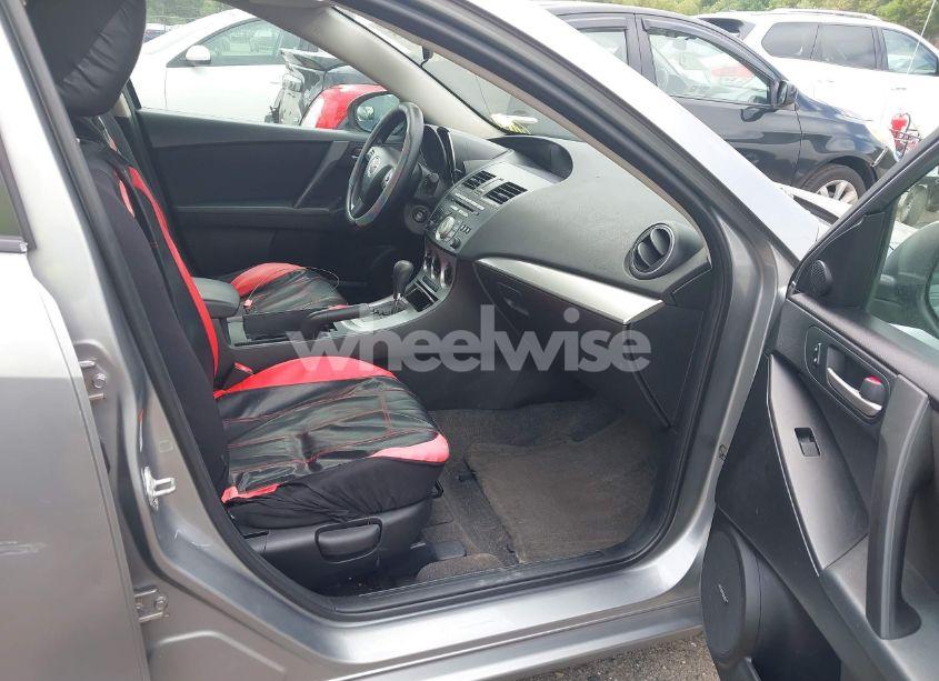 Photo 5 of 2010 Mazda Mazda3 I TOURING (VIN JM1BL1SG3A1255317)