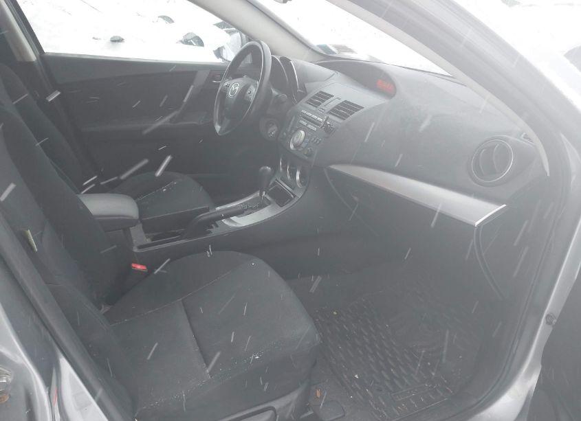 Photo 5 of 2010 Mazda Mazda3 I TOURING (VIN JM1BL1SG3A1256676)