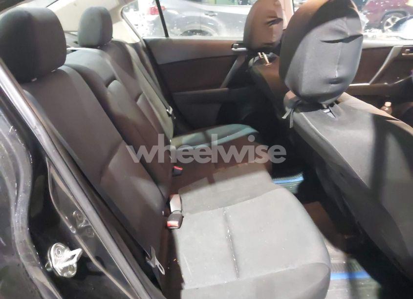 Photo 8 of 2010 Mazda Mazda3 I TOURING (VIN JM1BL1SG3A1328623)