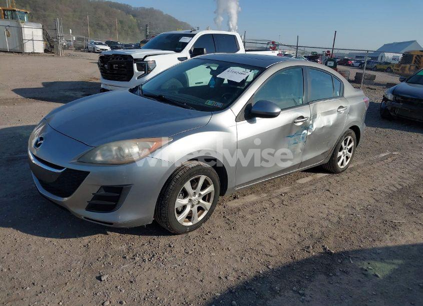 Photo 2 of 2010 Mazda Mazda3 I TOURING (VIN JM1BL1SG4A1103403)