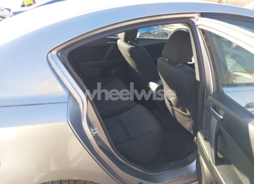 Photo 8 of 2010 Mazda Mazda3 I TOURING (VIN JM1BL1SG4A1103403)