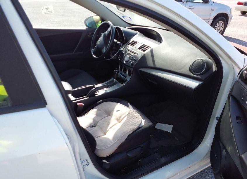 Photo 5 of 2010 Mazda Mazda3 I TOURING (VIN JM1BL1SG4A1226571)