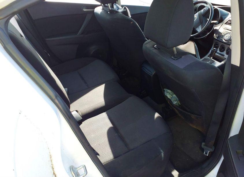 Photo 8 of 2010 Mazda Mazda3 I TOURING (VIN JM1BL1SG4A1226571)