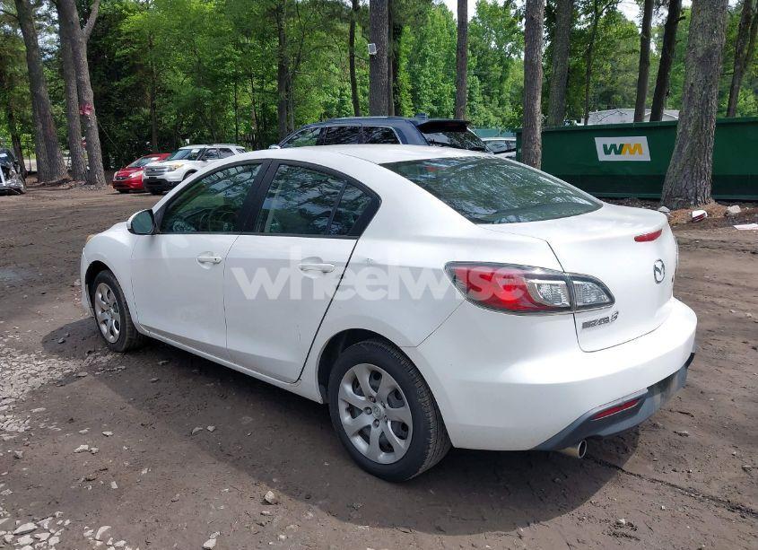 Photo 3 of 2010 Mazda Mazda3 I SPORT (VIN JM1BL1SG5A1202148)