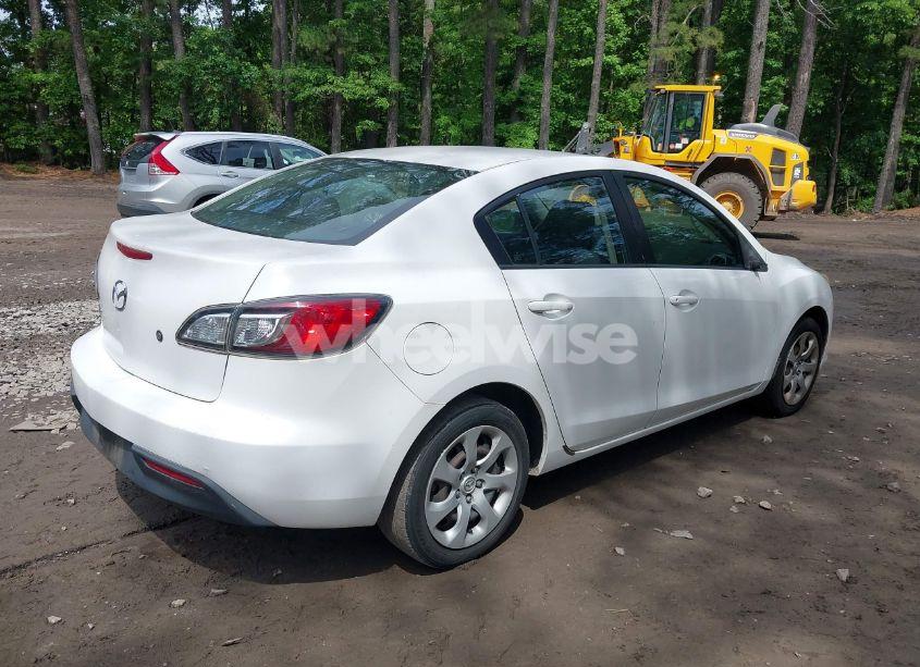 Photo 4 of 2010 Mazda Mazda3 I SPORT (VIN JM1BL1SG5A1202148)