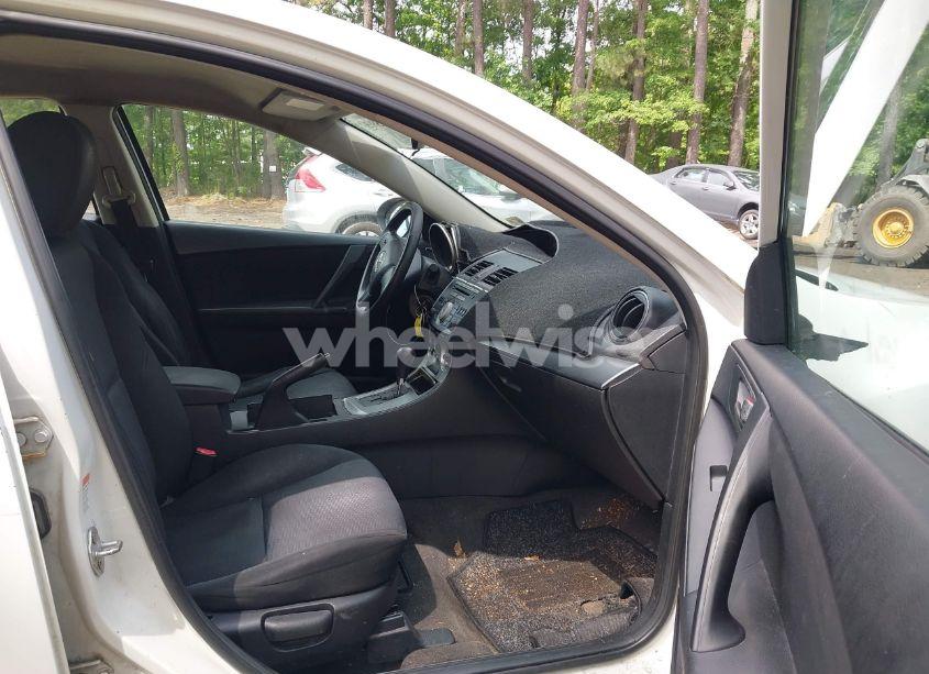 Photo 5 of 2010 Mazda Mazda3 I SPORT (VIN JM1BL1SG5A1202148)