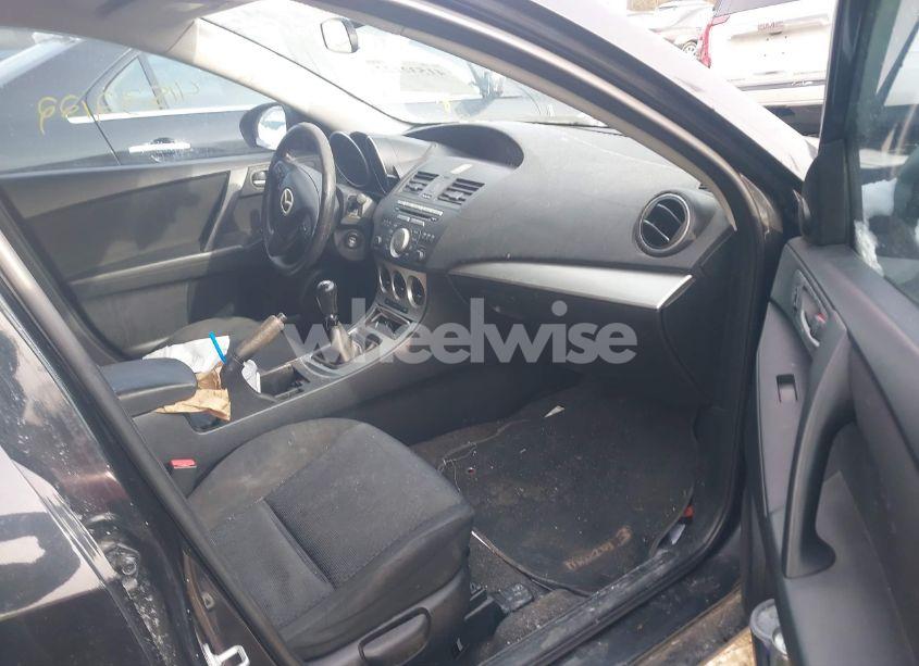 Photo 5 of 2010 Mazda Mazda3 I TOURING (VIN JM1BL1SG5A1218057)