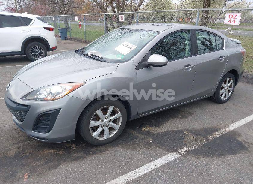 Photo 2 of 2010 Mazda Mazda3 I TOURING (VIN JM1BL1SG5A1329417)