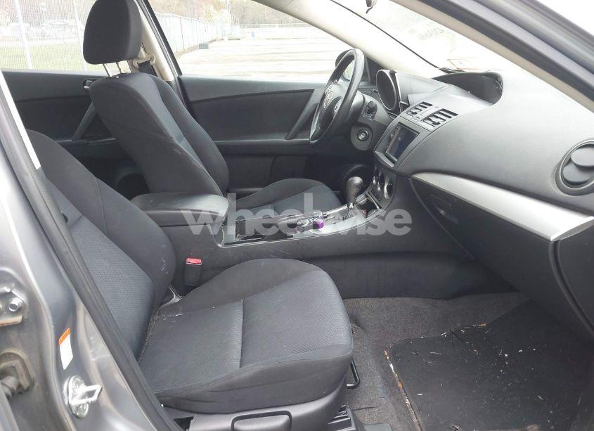 Photo 5 of 2010 Mazda Mazda3 I TOURING (VIN JM1BL1SG5A1329417)