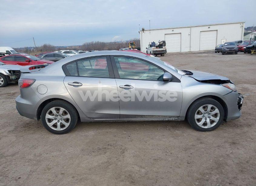 Photo 12 of 2010 Mazda Mazda3 I SPORT (VIN JM1BL1SG6A1201476)