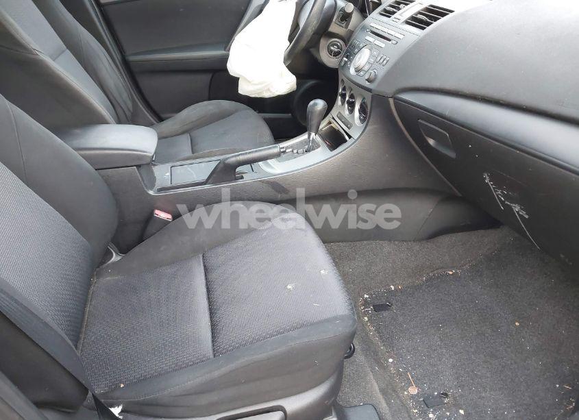Photo 5 of 2010 Mazda Mazda3 I SPORT (VIN JM1BL1SG6A1201476)