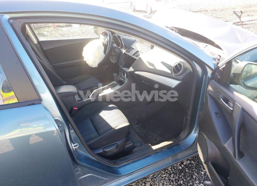 Photo 5 of 2010 Mazda Mazda3 I TOURING (VIN JM1BL1SG6A1226202)