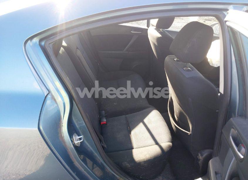 Photo 8 of 2010 Mazda Mazda3 I TOURING (VIN JM1BL1SG6A1226202)