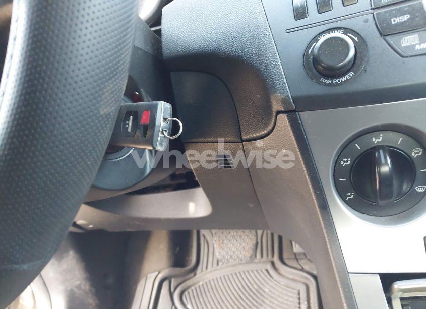 Photo 11 of 2010 Mazda Mazda3 I TOURING (VIN JM1BL1SG6A1284570)