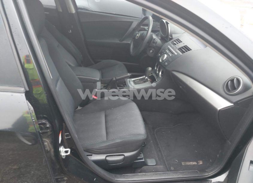 Photo 5 of 2010 Mazda Mazda3 I TOURING (VIN JM1BL1SG7A1151736)