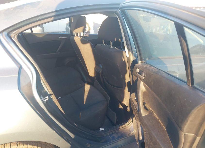 Photo 8 of 2010 Mazda Mazda3 I TOURING (VIN JM1BL1SG7A1243798)