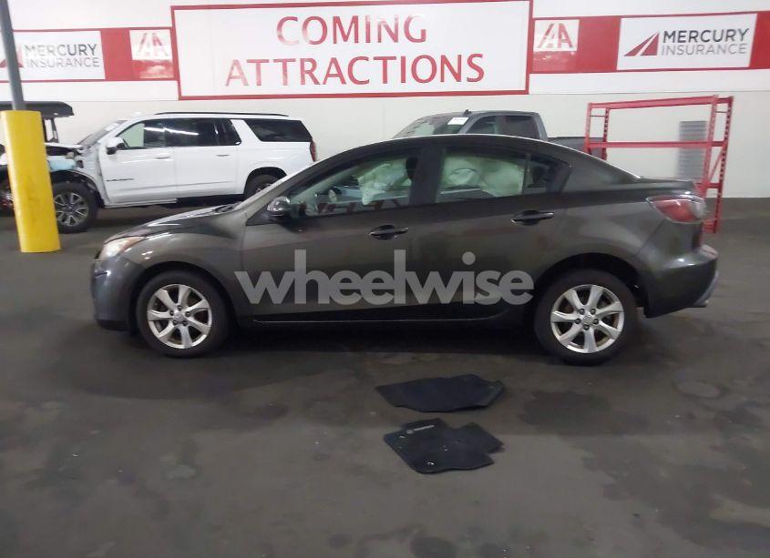 Photo 14 of 2010 Mazda Mazda3 I TOURING (VIN JM1BL1SG7A1257152)