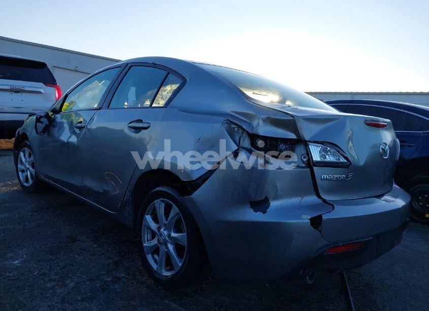 Photo 3 of 2010 Mazda Mazda3 (VIN JM1BL1SG7A1296940)