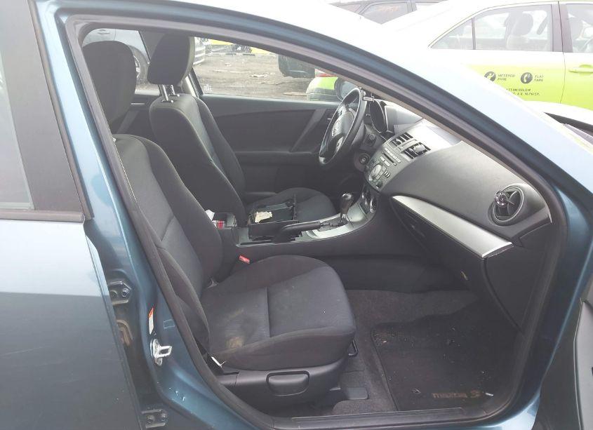 Photo 5 of 2010 Mazda Mazda3 I TOURING (VIN JM1BL1SG7A1321609)