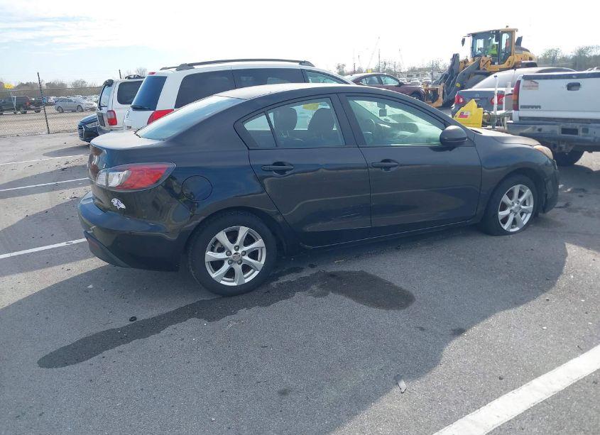 Photo 4 of 2010 Mazda Mazda3 I TOURING (VIN JM1BL1SG7A1326390)