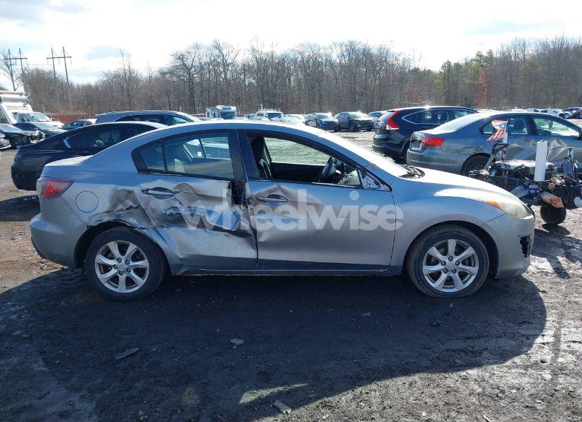 Photo 13 of 2010 Mazda Mazda3 I TOURING (VIN JM1BL1SG8A1105137)