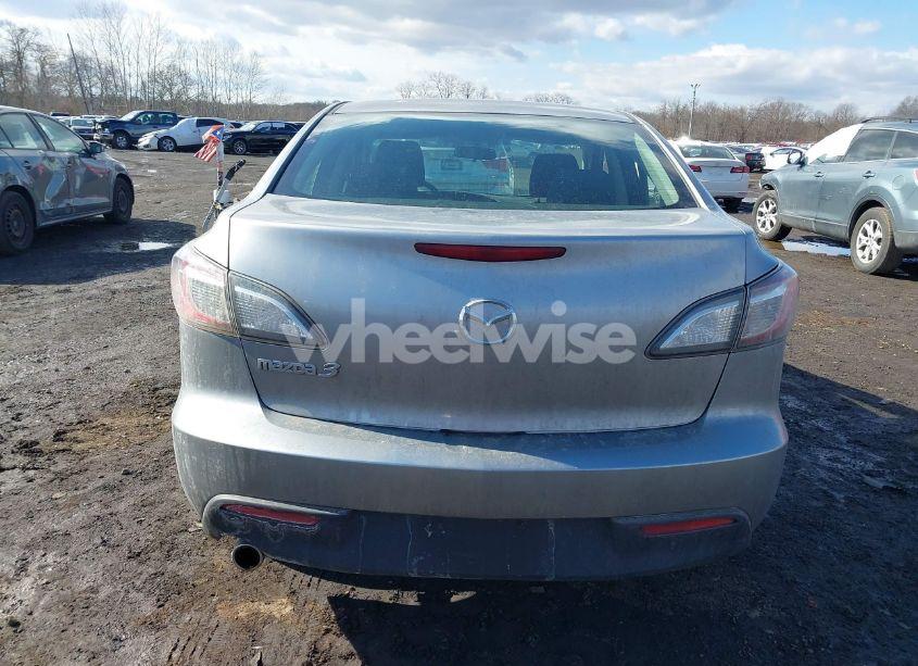 Photo 16 of 2010 Mazda Mazda3 I TOURING (VIN JM1BL1SG8A1105137)