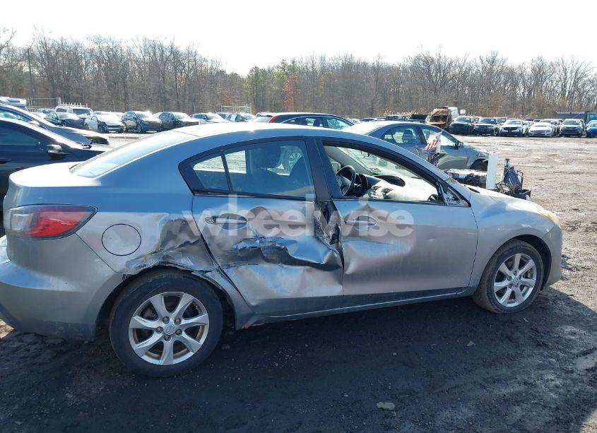 Photo 17 of 2010 Mazda Mazda3 I TOURING (VIN JM1BL1SG8A1105137)