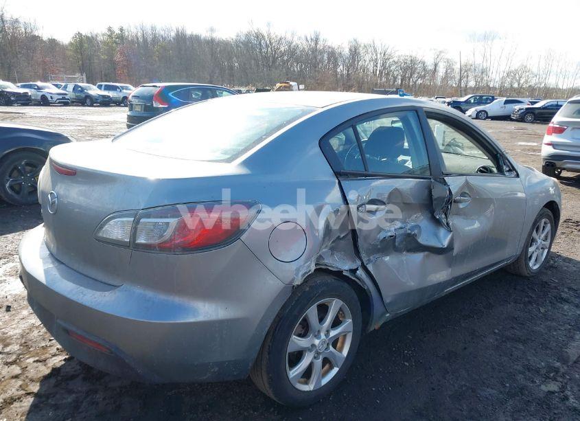 Photo 18 of 2010 Mazda Mazda3 I TOURING (VIN JM1BL1SG8A1105137)