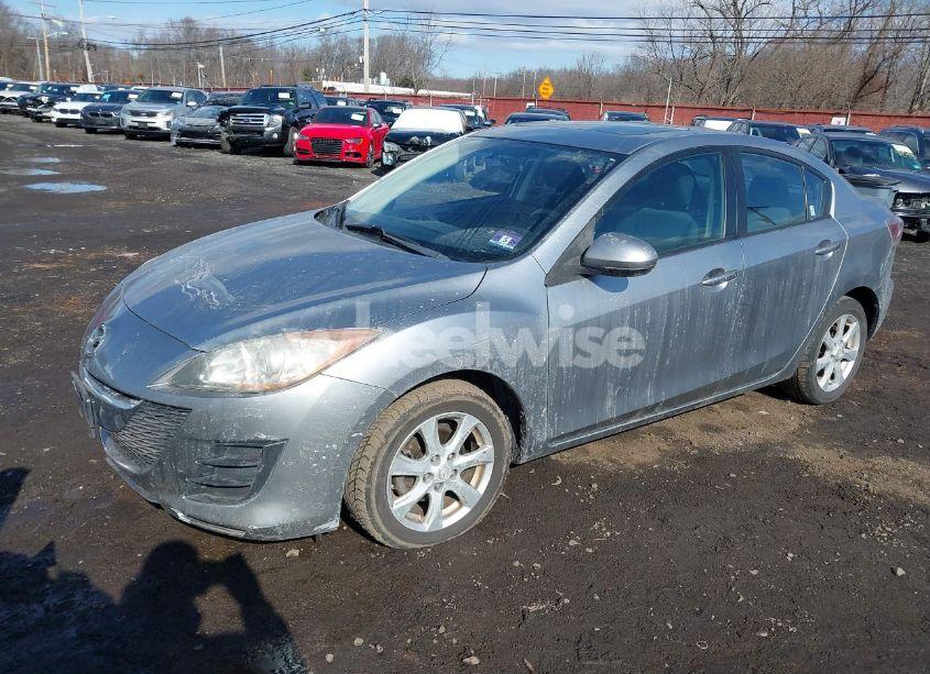 Photo 2 of 2010 Mazda Mazda3 I TOURING (VIN JM1BL1SG8A1105137)