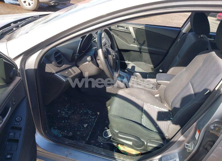 Photo 5 of 2010 Mazda Mazda3 I TOURING (VIN JM1BL1SG8A1105137)