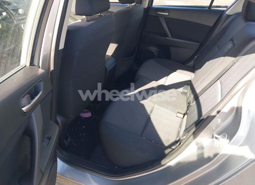 Photo 8 of 2010 Mazda Mazda3 I TOURING (VIN JM1BL1SG8A1105137)