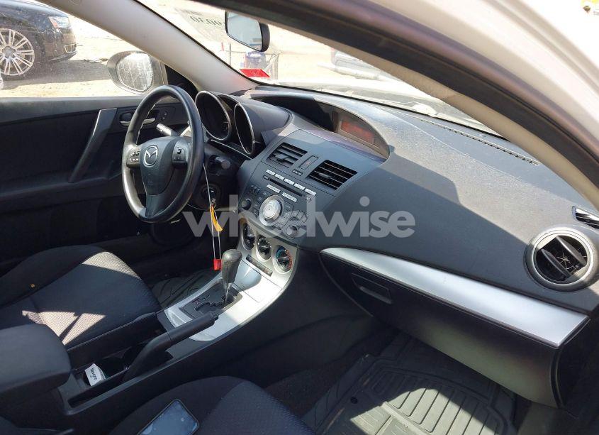 Photo 5 of 2010 Mazda Mazda3 I TOURING (VIN JM1BL1SG8A1219557)