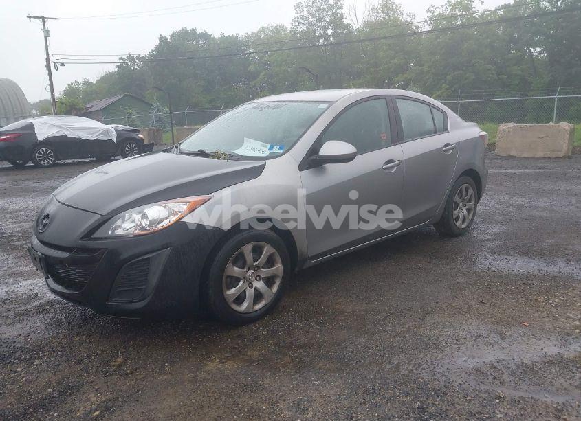 Photo 2 of 2010 Mazda Mazda3 I SPORT (VIN JM1BL1SG8A1245754)