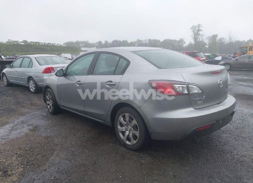 Photo 3 of 2010 Mazda Mazda3 I SPORT (VIN JM1BL1SG8A1245754)