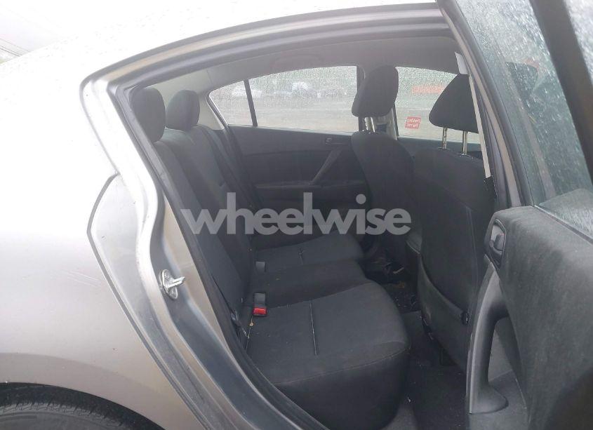 Photo 8 of 2010 Mazda Mazda3 I SPORT (VIN JM1BL1SG8A1245754)