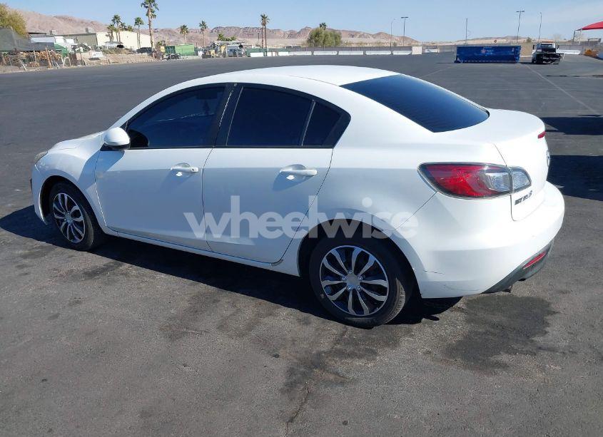Photo 3 of 2010 Mazda Mazda3 I SPORT (VIN JM1BL1SG8A1246726)