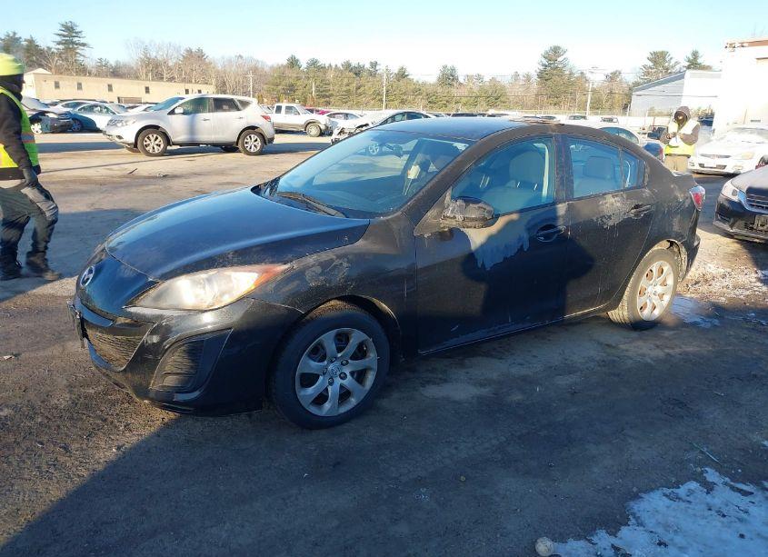 Photo 2 of 2010 Mazda Mazda3 I SPORT (VIN JM1BL1SG8A1286627)