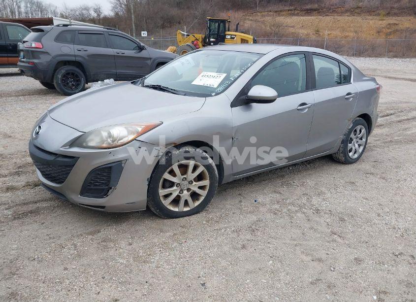 Photo 2 of 2010 Mazda Mazda3 I SPORT (VIN JM1BL1SG8A1288913)