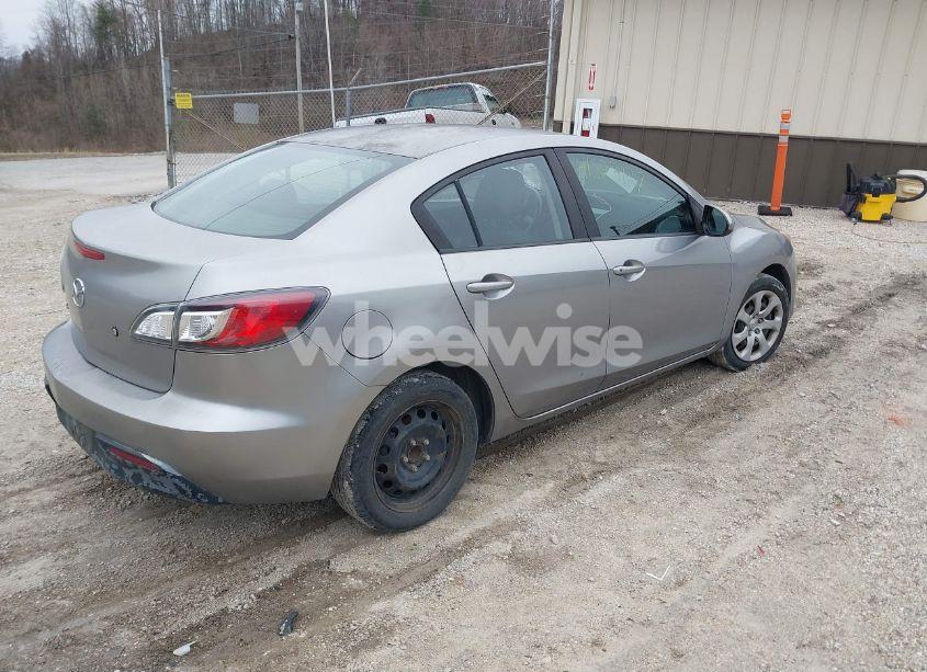 Photo 4 of 2010 Mazda Mazda3 I SPORT (VIN JM1BL1SG8A1288913)